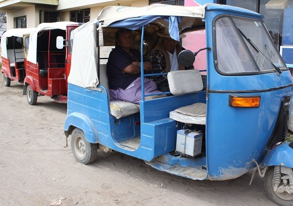 Mototaxis circulando a pesar de estar prohibidos en Cuautlancingo