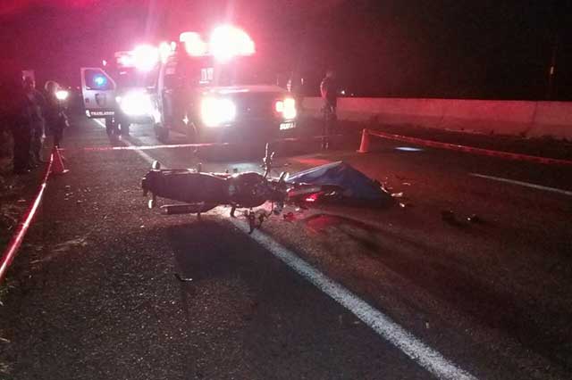 Muere motociclista tras chocar con un vehículo en la Puebla-Izúcar