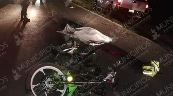 Por no llevar casco, muere joven al chocar con moto en Zacapoaxtla