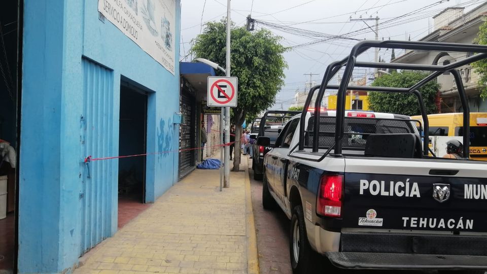 Mujer se desploma y muere en pleno centro de Tehuacán 