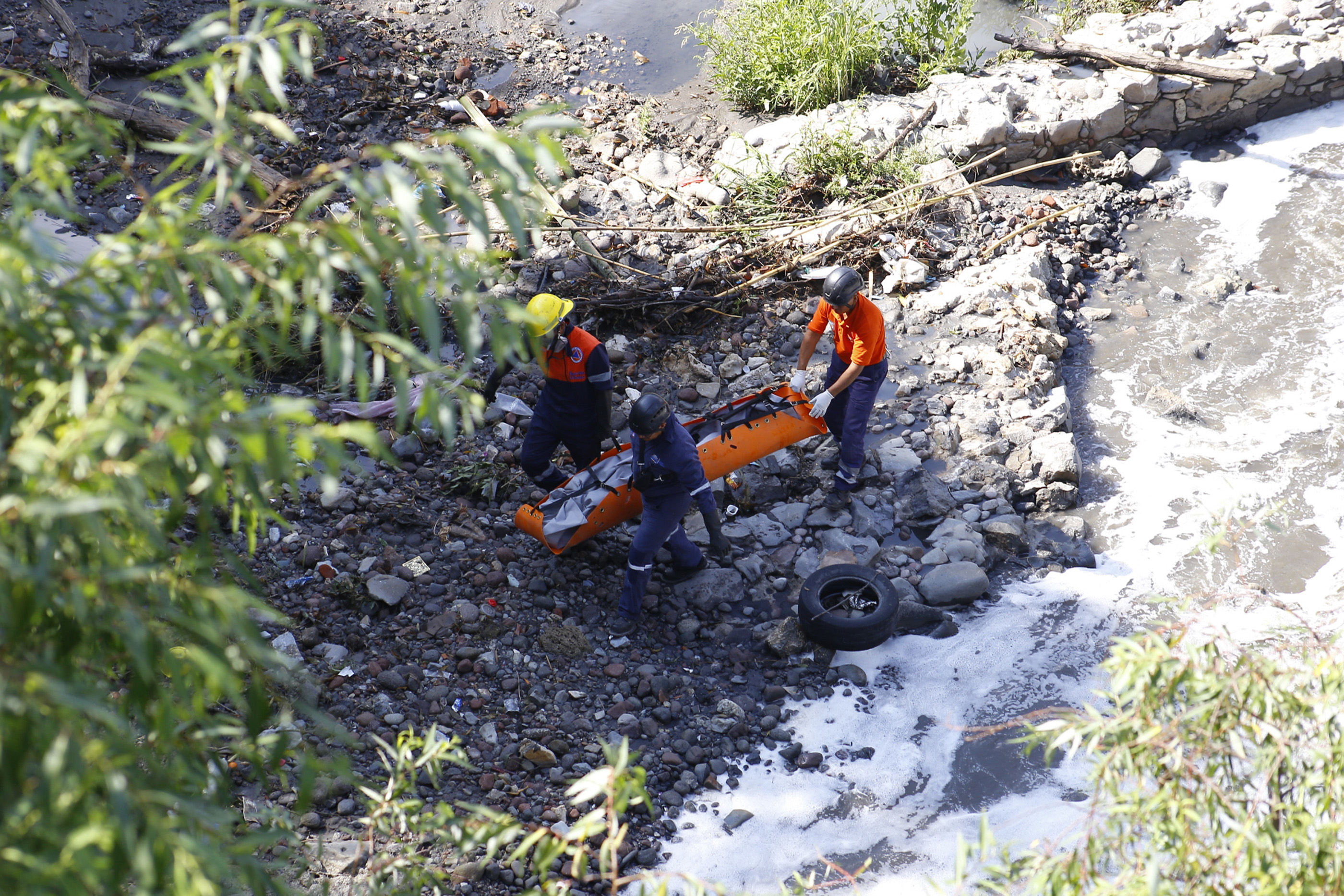 Intenta suicidarse arrojándose al río Atoyac