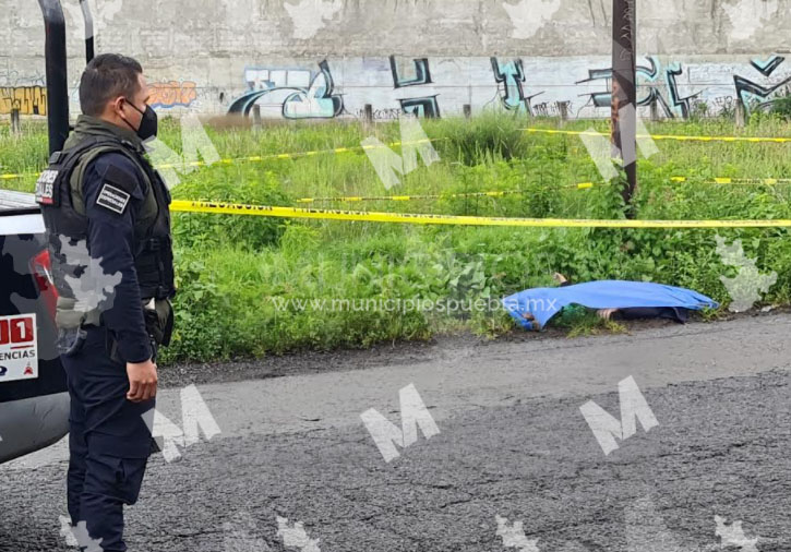 Hallan cadáver de hombre a frente al centro comercial Outlet