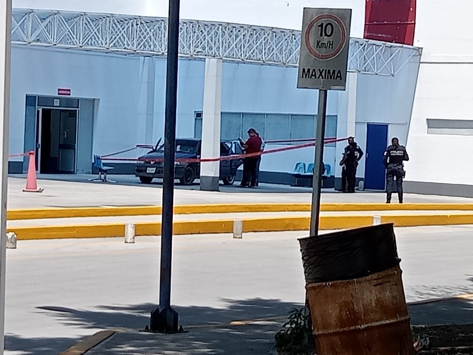 Lo balean y muere en la entrada de urgencias del Hospital General de Tehuacán