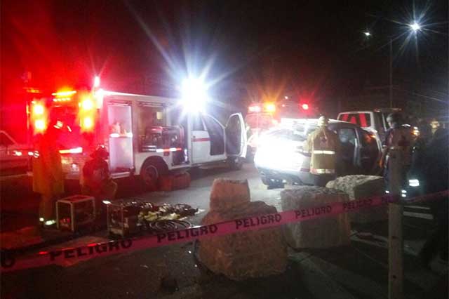 Fallecen 2 personas en aparatoso choque de la Puebla-Tehuacán