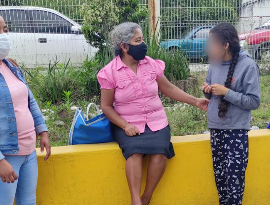 Niegan a familia de Pahuatlán ingreso de mujer al programa Pensión del Bienestar