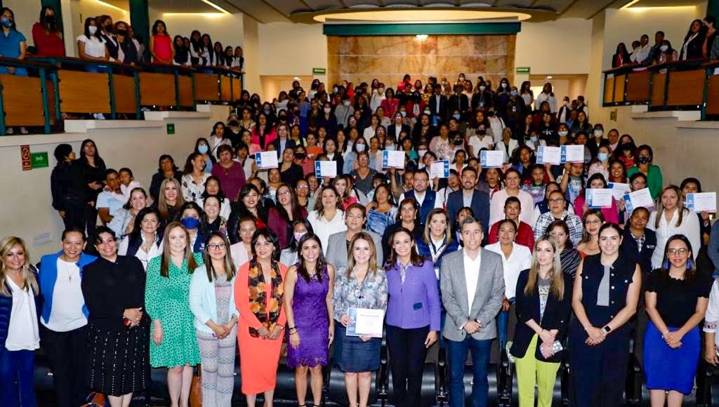 Rivera impulsa el empoderamiento y emprendimiento de la mujer