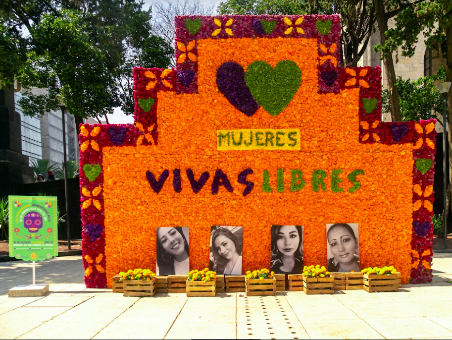 Altar recuerda a mujeres víctimas de violencia machista