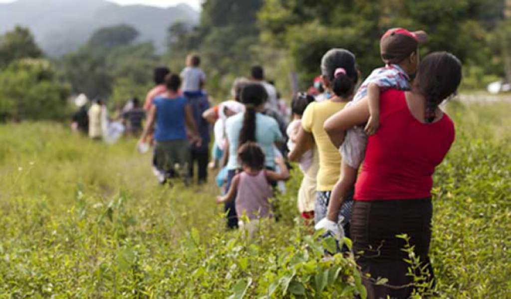 Con huelga de hambre mujeres de la caravana exigen visas