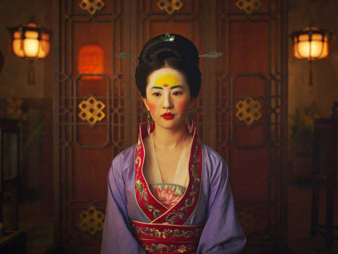 Pekín apoya película de Mulan a pesar de la polémica que generó la cinta
