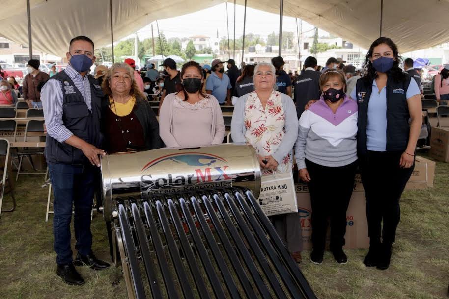 Tlatehui entrega 200 calentadores solares en San Rafael Comac