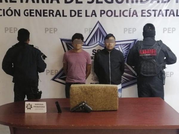 Detiene a vendedores de armas y droga en Tehuacán