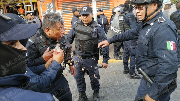 Trifulca entre ambulantes y personal del ayuntamiento de Tehuacán
