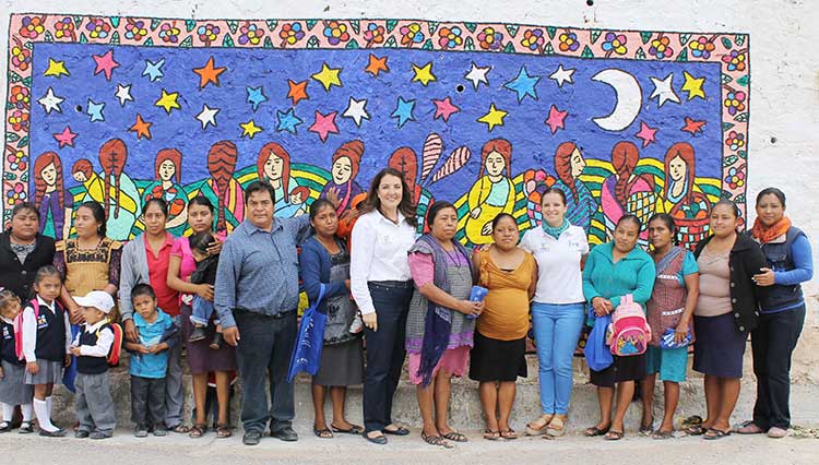 IPM apoya elaboración de murales en San Antonio Cañada