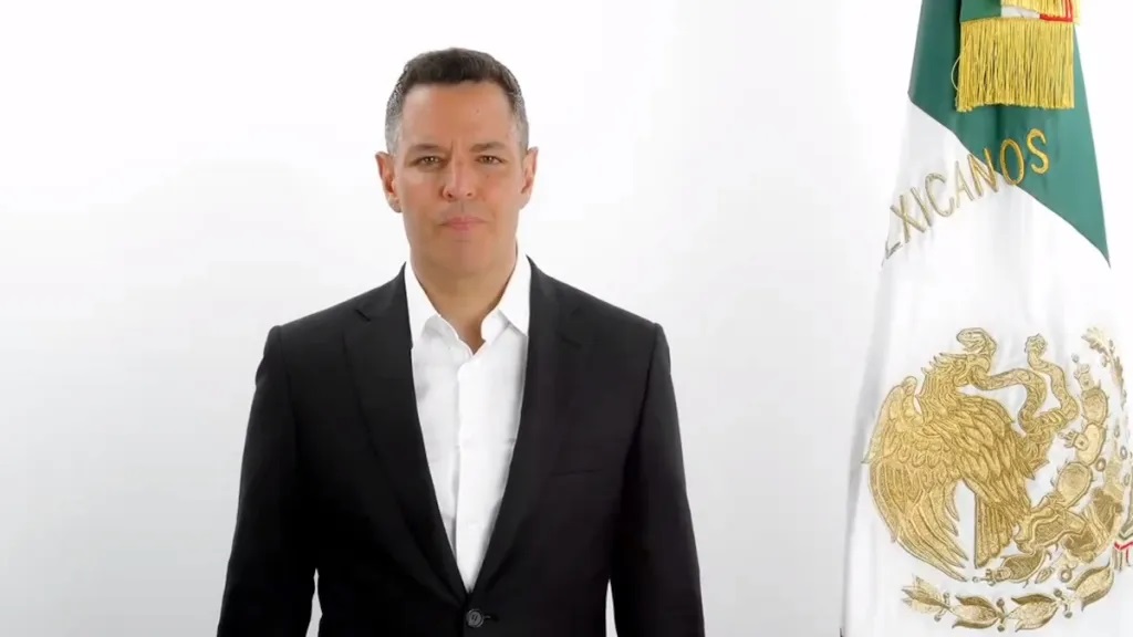 Alejandro Murat presenta su renuncia al PRI