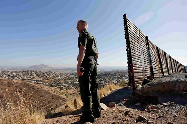Texas invertirá 250 mdd para construcción de muro con México
