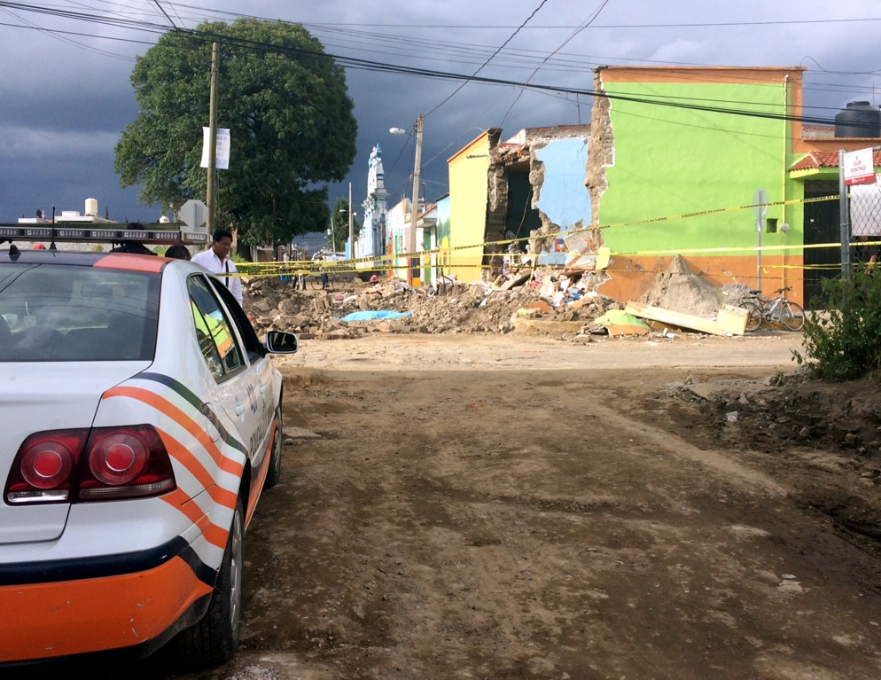 Fallece albañil aplastado por una barda en San Pedro Cholula