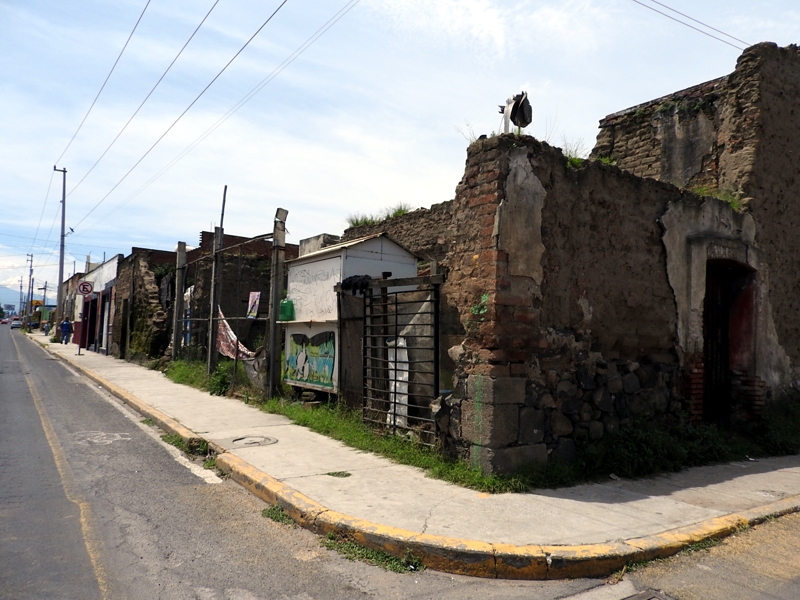 En riesgo de colapsar 5 bardas de San Pedro Cholula