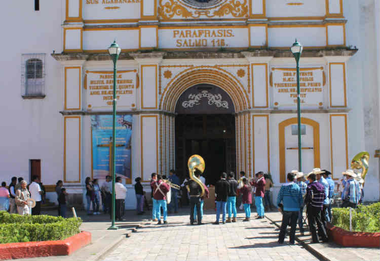 Músicos de Zacapoaxtla celebran a Santa Cecilia