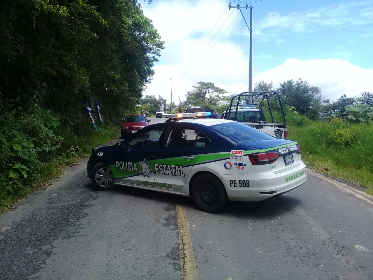 Lluvias provocan cierre de carretera en Nauzontla