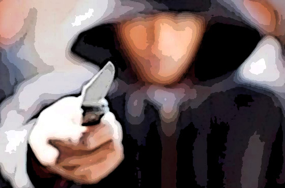 En asalto a un Morado navajean a mujer policía en Puebla