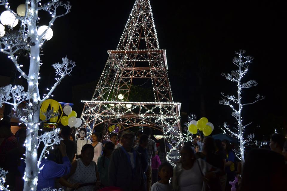 Arrancan atracciones navideñas en Izúcar de Matamoros