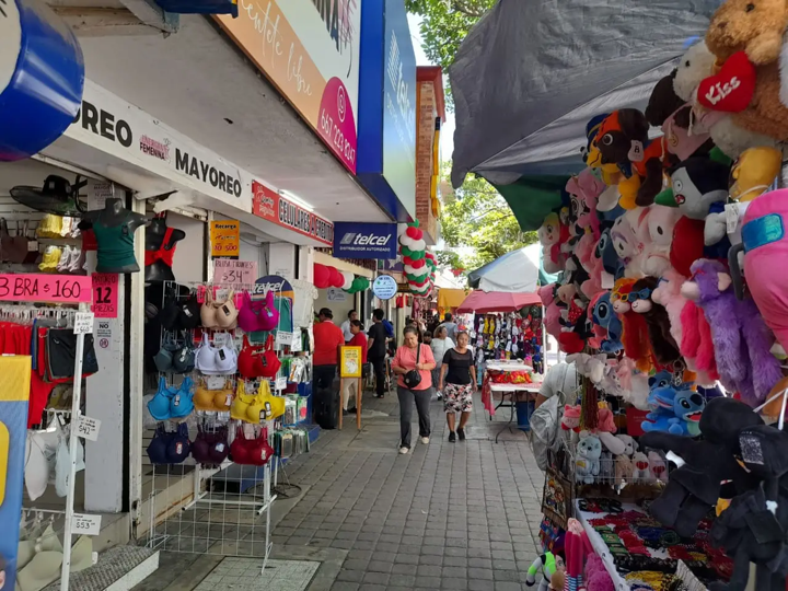 Con temor y en medio de inseguridad, Culiacán reanuda actividades