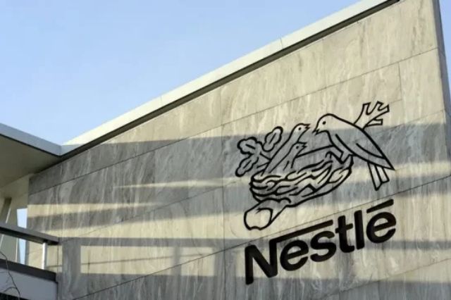 Nestlé pierde confianza en bolsa tras despido de CEO por relación prohibida