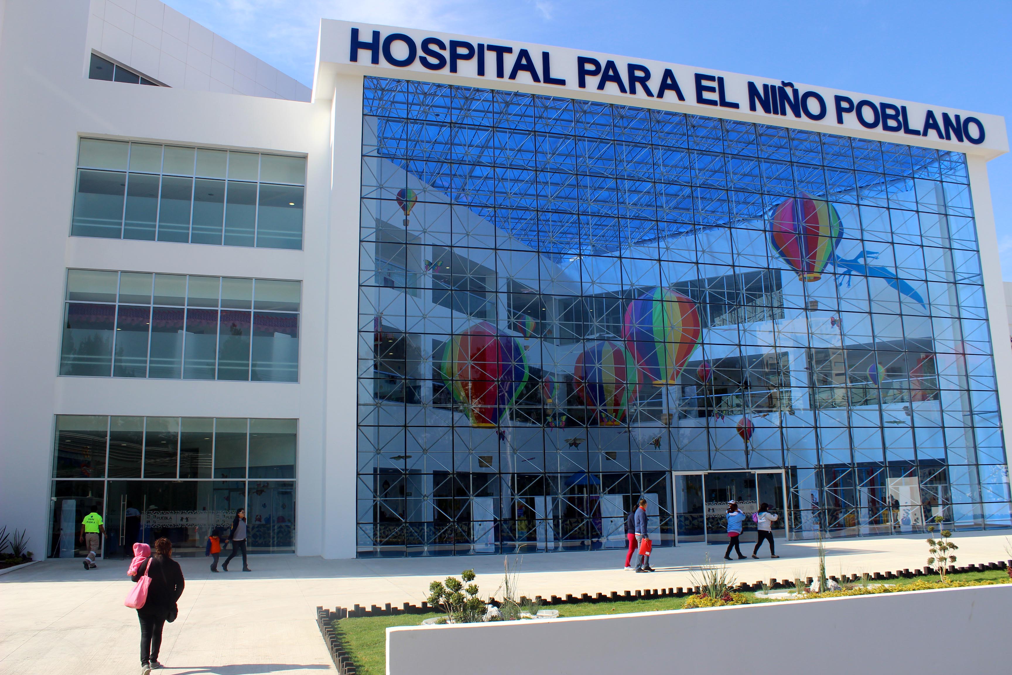 Concentración de tratamientos contra cáncer de la federación genera desabasto: MBH
