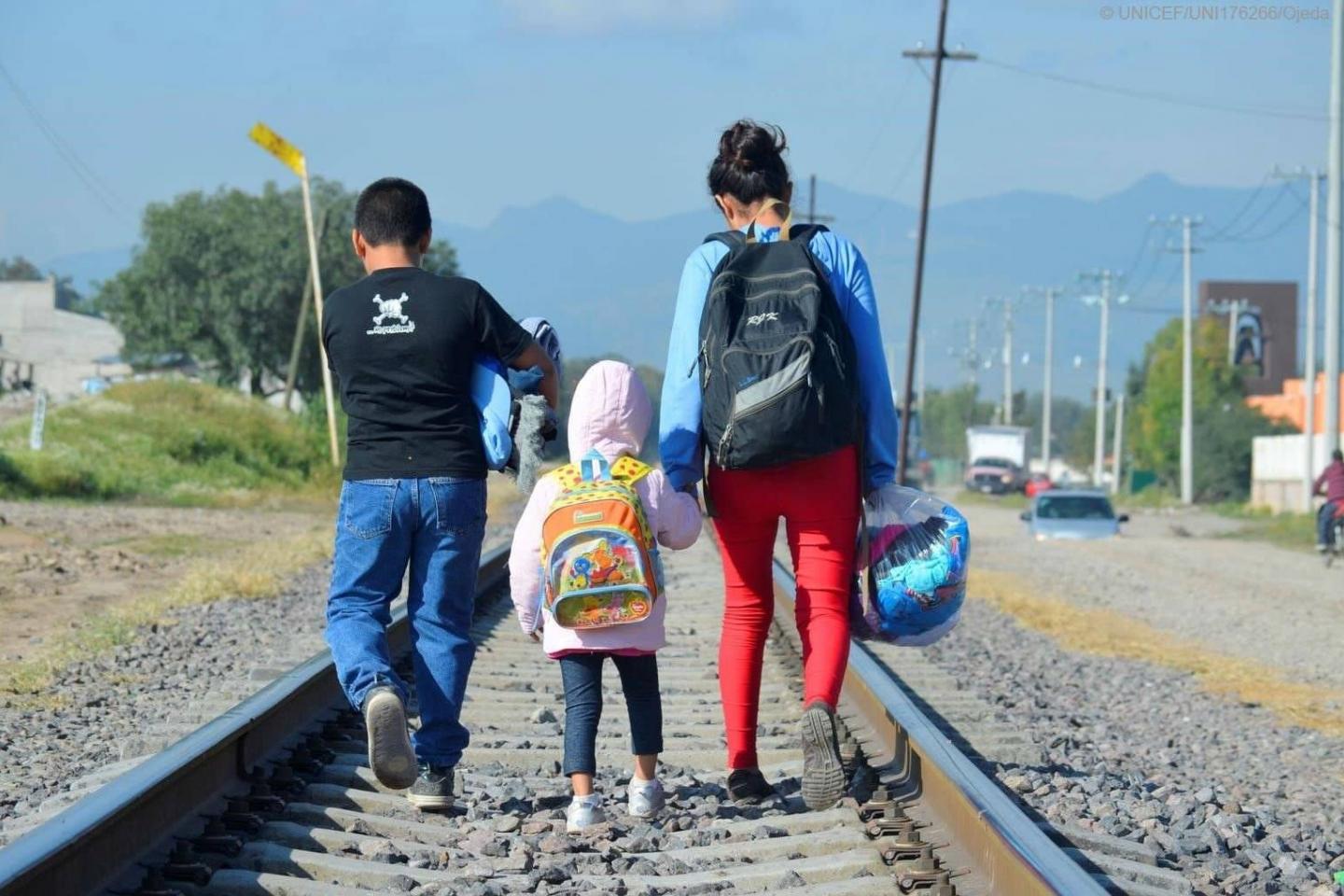 Custodia Gobierno de Puebla a niños migrantes se dirigen a los EU