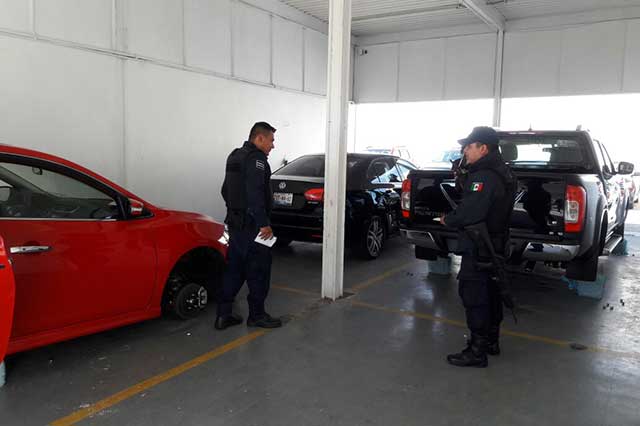 Roban agencia Nissan de Teziutlán, dejan 30 vehículos sobre tabiques