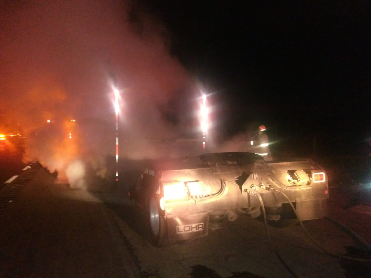 Sofocan incendio de nodriza en la México-Puebla