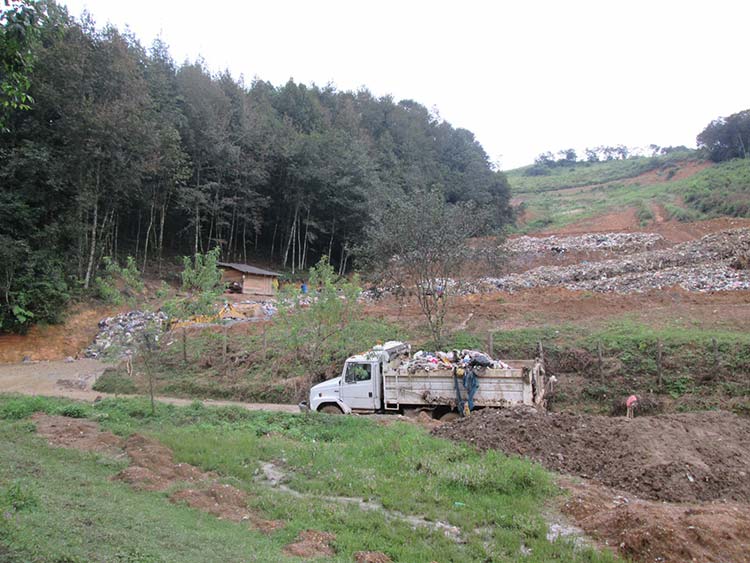 Daña basurero privado bosque y ríos de Huauchinango