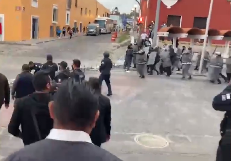 Le falló la inteligencia a la SSP en protesta de normalistas en Casa Aguayo