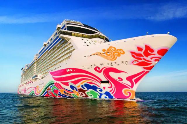 El crucero Norwegian Joy llega a Acapulco con más de 5 mil pasajeros a bordo