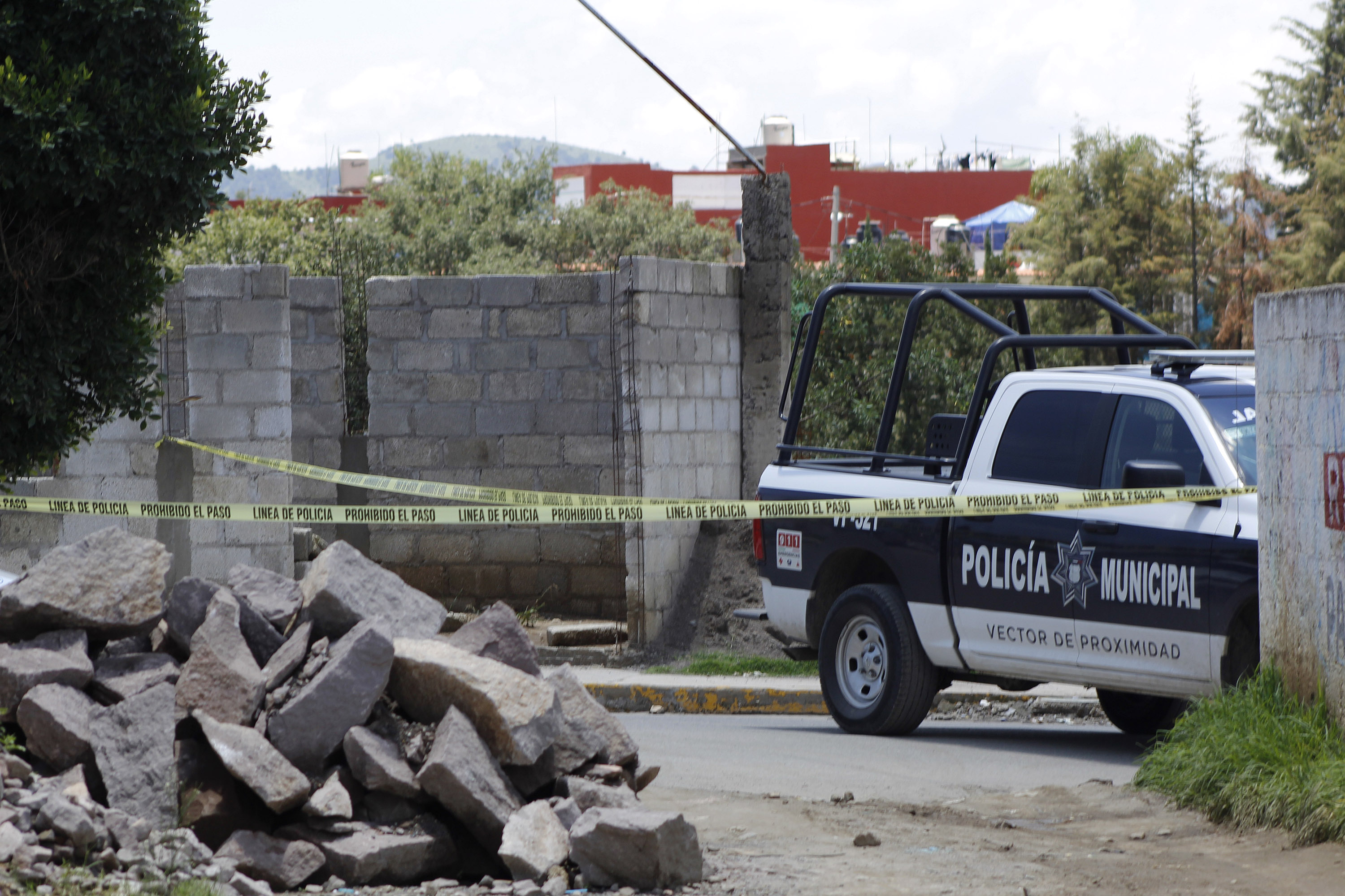 Hallan cuerpo destazado en Puebla; perros peleaban un brazo