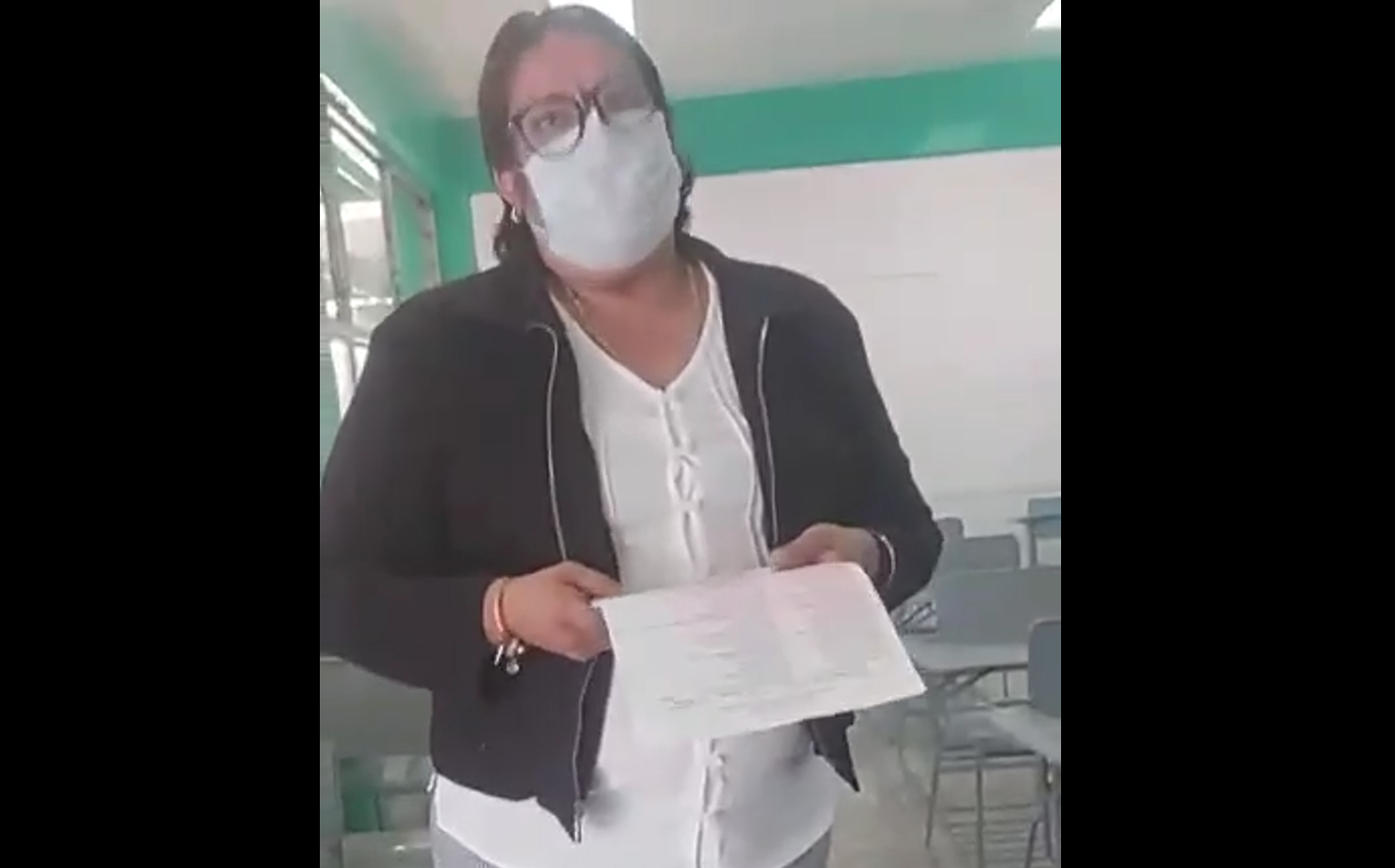 Condicionan entrega de documentos por pago de cuotas en secundaria de Tehuacán