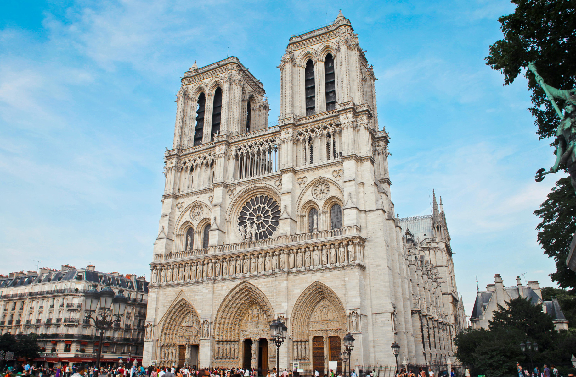 Después de cinco años, la catedral de Notre Dame de París reabre sus puertas