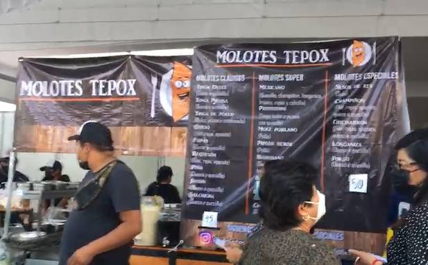 Cientos acuden a la Feria del Molote en San Pedro Cholula