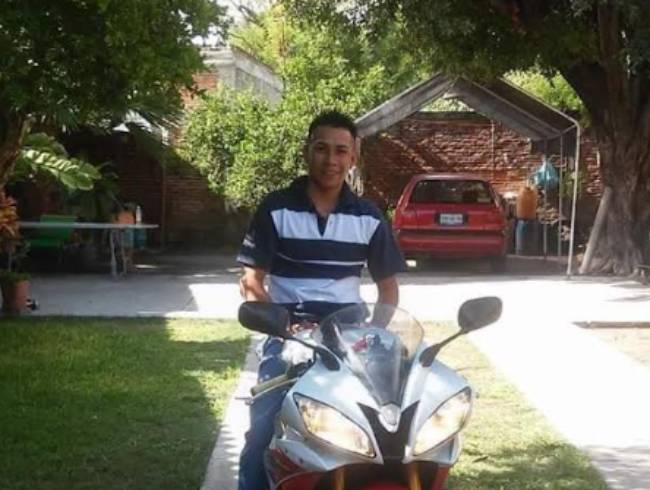 Fallece joven que fue baleado cuando conducía su vocho en Tilapa