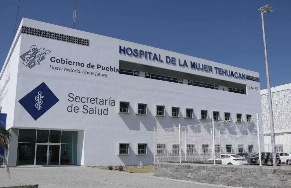 Inaugura Barbosa rehabilitación de Hospital de la Mujer de Tehuacán