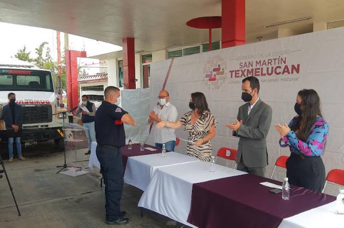 Autoridades de Texmelucan reconocen labor de bomberos