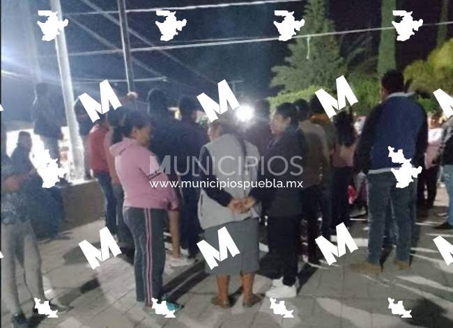 Pobladores se manifiestan y exigen mayor seguridad en Tecamachalco