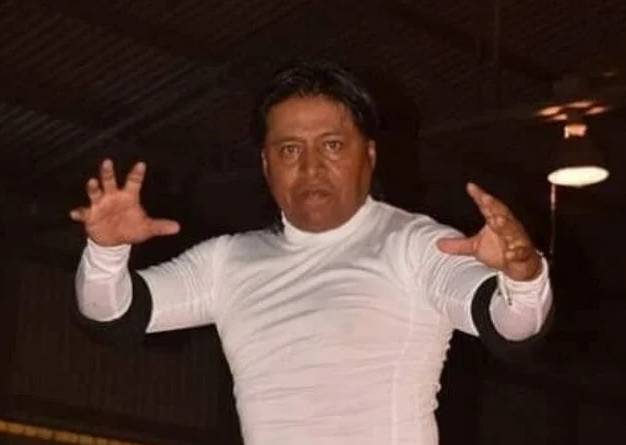 Hallan emplayado y con narcomensaje al luchador Maremoto