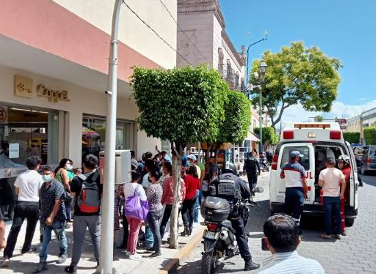 Navajean a mujer en baños de Coppel en Tehuacán para robarle 30 mil pesos 
