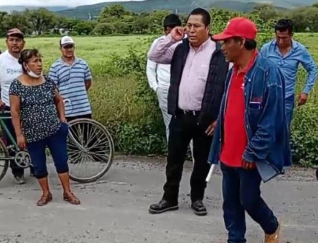 Logran acuerdo para liberar carretera en Chilac