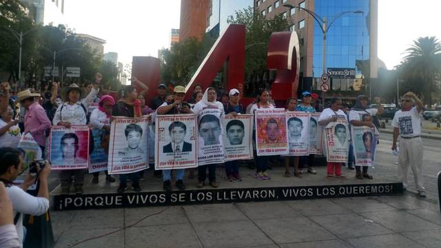 AMLO, por años controló las movilizaciones, plantones y bloqueos