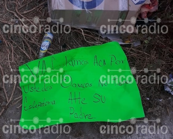 Aparece cartulina con mensaje contra Los Oaxacos en colonia 3 de mayo