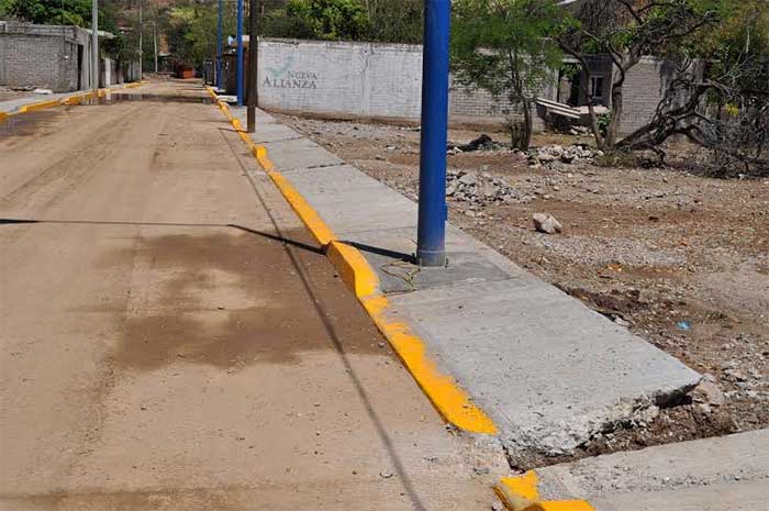 Obra del gobierno de Acatlán genera inundaciones en viviendas