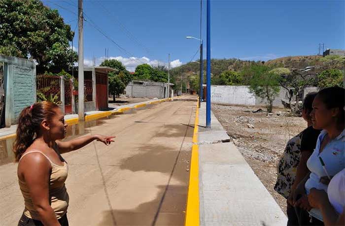 Obra del gobierno de Acatlán genera inundaciones en viviendas