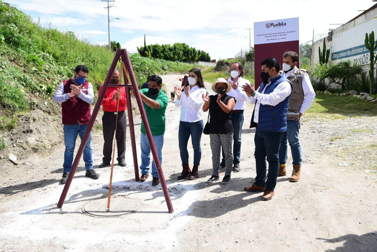 Claudia Rivera entrega y supervisa 10 obras en la capital poblana
